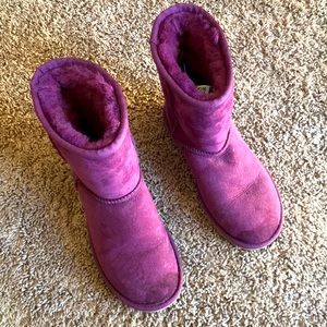 Ugg size 5 purple
